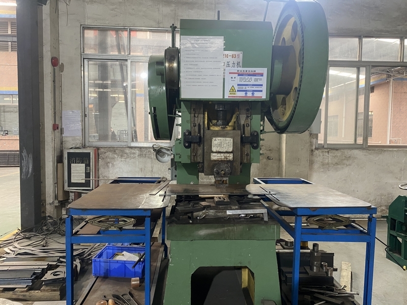 五金衝（chōng）壓