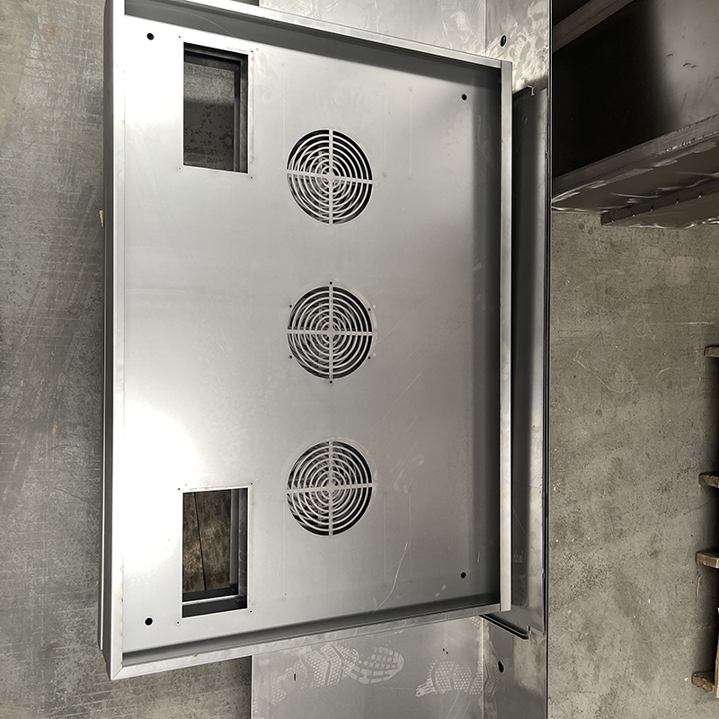 精密(mì)鈑金加工廠與分切機有(yǒu)哪些不同之處?