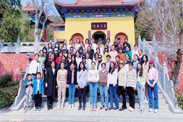 三八婦女節（jiē）|最美的你（nǐ）們熠（yì）熠發光！祝你們快樂，不止（zhǐ）今天！