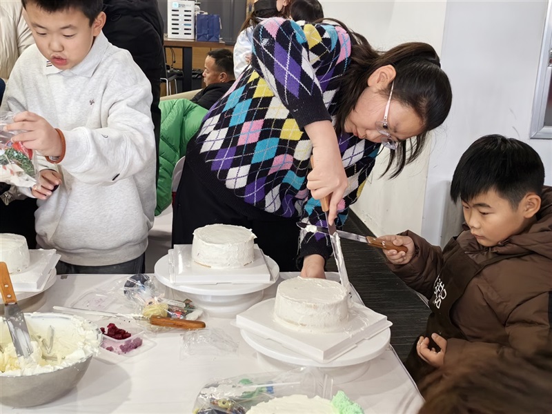 【陪伴成長時刻，樂享（xiǎng）親（qīn）子時光】17c.com車友家（jiā）庭日—凱迪（dí）拉克蛋糕DIY沙龍！#10940