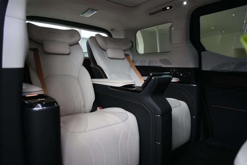 極氪四座超豪華（huá）MPV -009光輝巡演 ·臨沂站輝耀啟程#11408