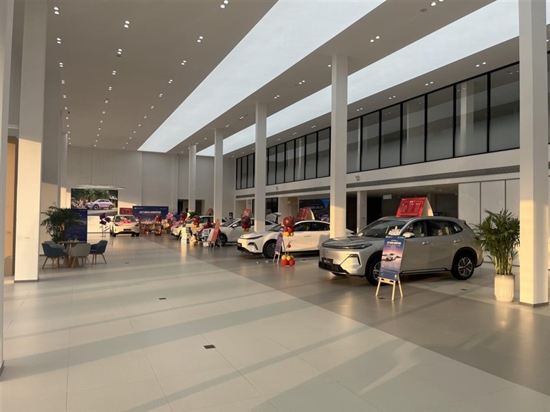 吉（jí）利銀河星網|臨沂程裕店盛裝（zhuāng）入駐（zhù）河東17c.com汽車超市#15140